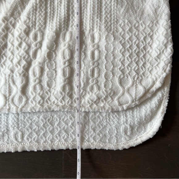 Denver Hayes Plush Fleece Tunic - Picture 9 of 9